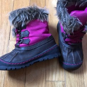 Little girl fur winter boots